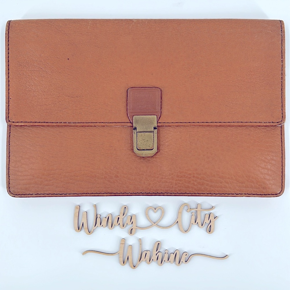 Authenticated Burberrys Vintage Clutch- Tan